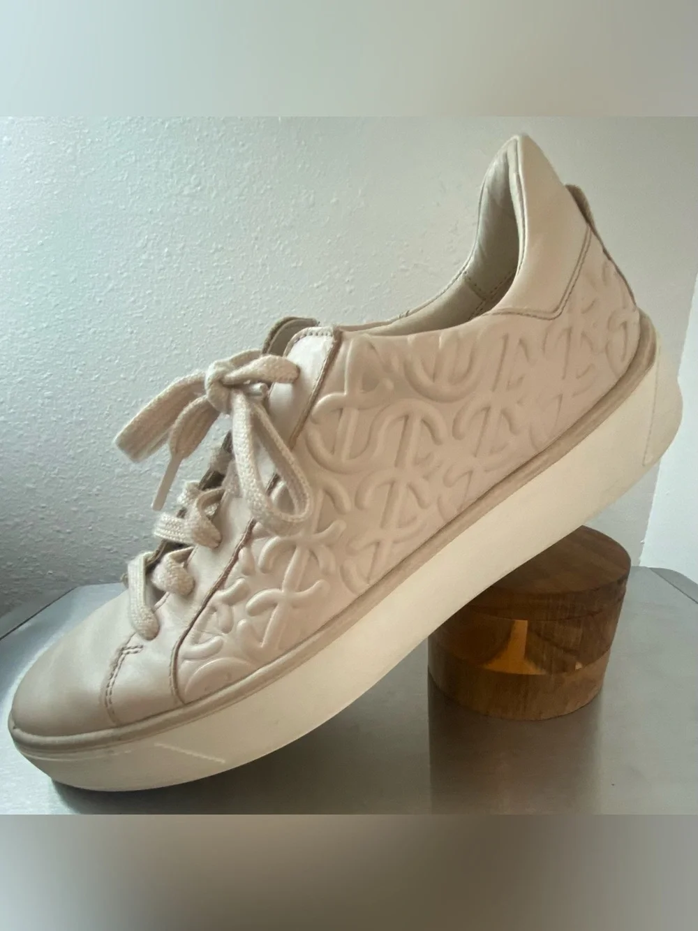 ECCO WOMENS NEUTRAL EMBOSSED PLATFORM LACE UP SNEAKERS